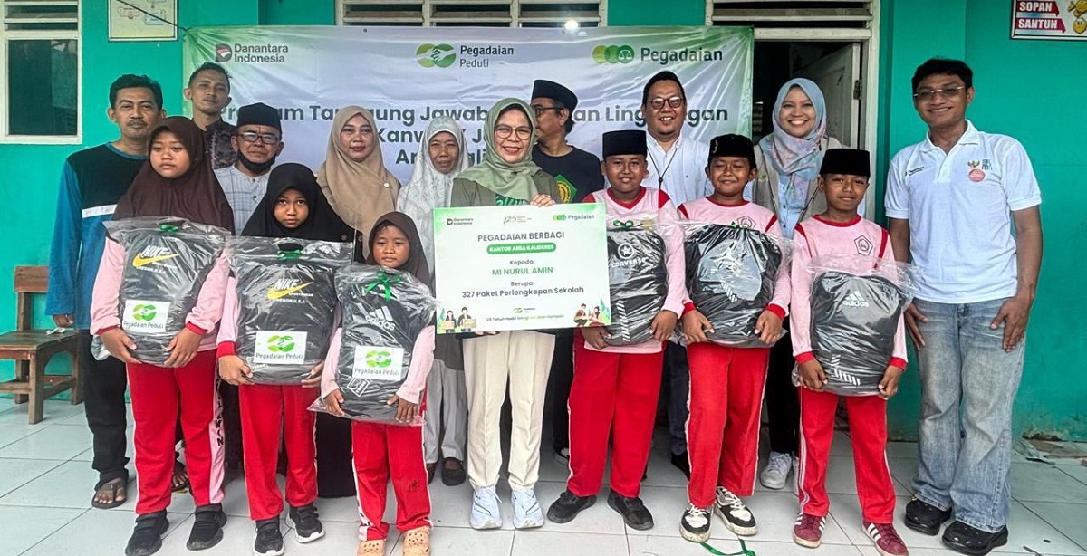 Pegadaian Kanwil IX Salurkan Beasiswa dan Bantuan Sekolah untuk 750 Pelajar