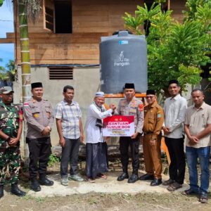 Atasi Krisis Air Bersih, Polda Aceh Serahkan Bantuan Sumur Bor ke YPI Darul Istiqamah Aceh Jaya