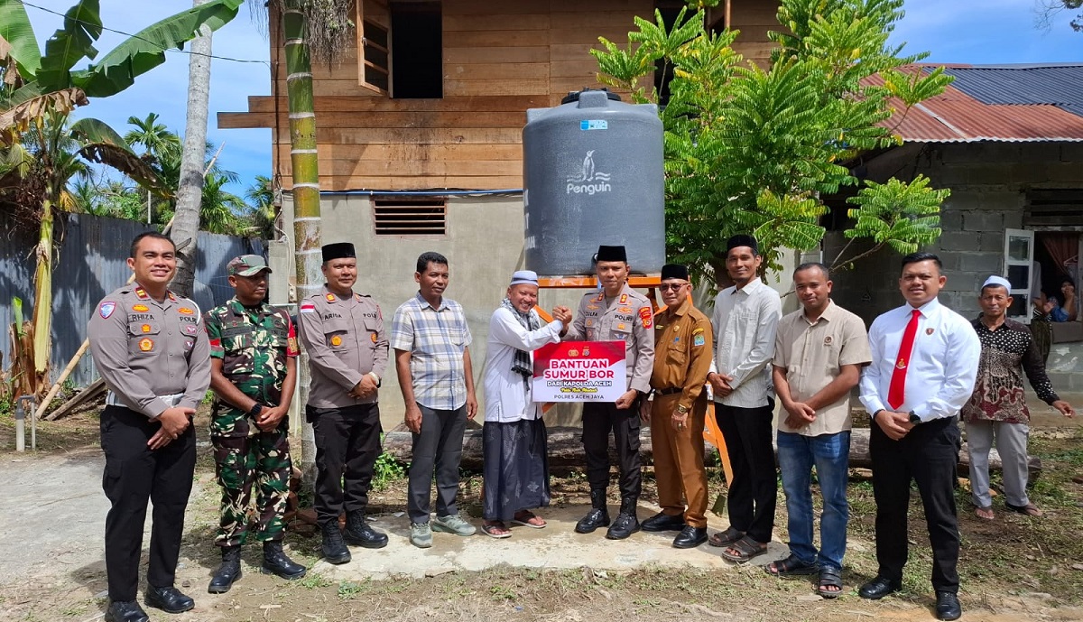 Polda Aceh Serahkan Bantuan Sumur Bor ke YPI Darul Istiqamah Aceh Jaya