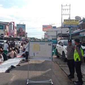 Polres Ketapang Kerahkan Personel Amankan Sholat Idul Adha 1447 H di Sejumlah Masjid
