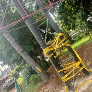 Diduga Langgar Aturan, Reklame Tiang Tunggal di Jakbar Berdiri di Lahan Fasum