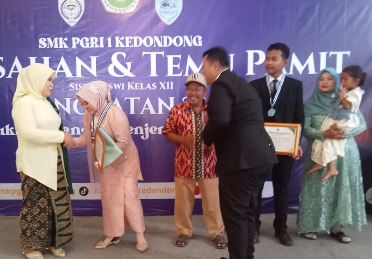 SMK 1 PGRI Kedondong Gelar Perpisahan