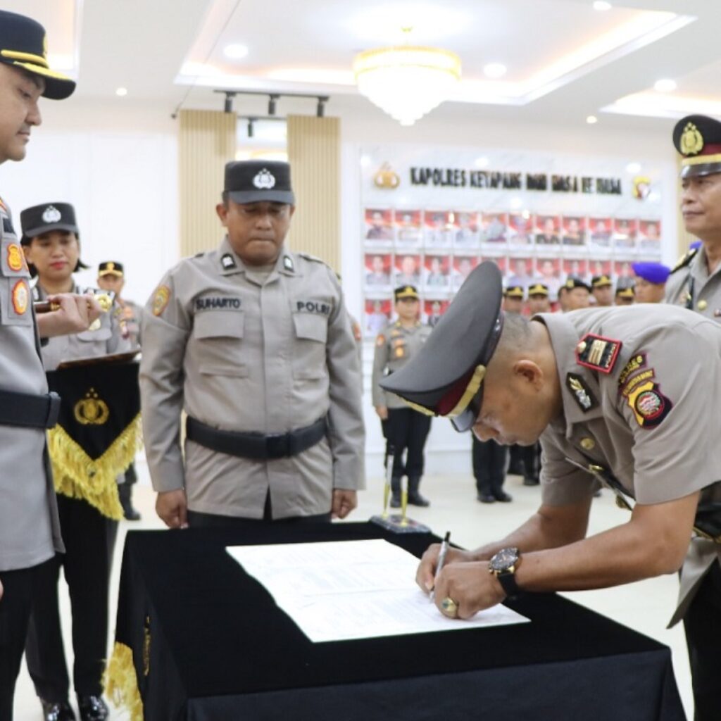 Sertijab di Polres Ketapang, Kapolres Tekankan Pelayanan Humanis kepada Masyarakat