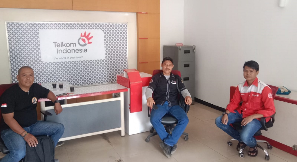 Aktivis dan Media Soroti Dugaan Kabel Ilegal di Tiang Telekomunikasi