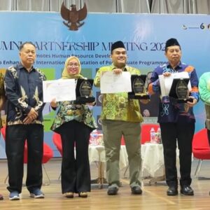 Wamen Koperasi, Bupati Blora dan Irjen Pol Susilo Raih Impactful UNNES Alumni Award 2026