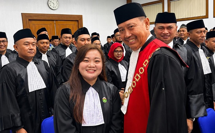 Diambil Sumpah di Pengadilan Tinggi Bandung