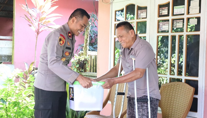 Kapolres Ketapang Tunjukkan Kepedulian kepada Keluarga Besar Polri