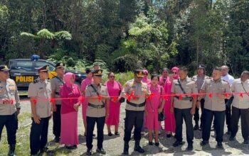 Kapolres Pegunungan Arfak Serahkan Kunci Rumah Dinas, Wujud Komitmen Sejahterakan Anggota