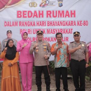 Kapolres Rokan Hilir Resmikan Bedah Rumah, 22 Warga Tanah Putih Terima Bantuan Sosial