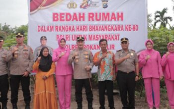 Kapolres Rokan Hilir Resmikan Bedah Rumah