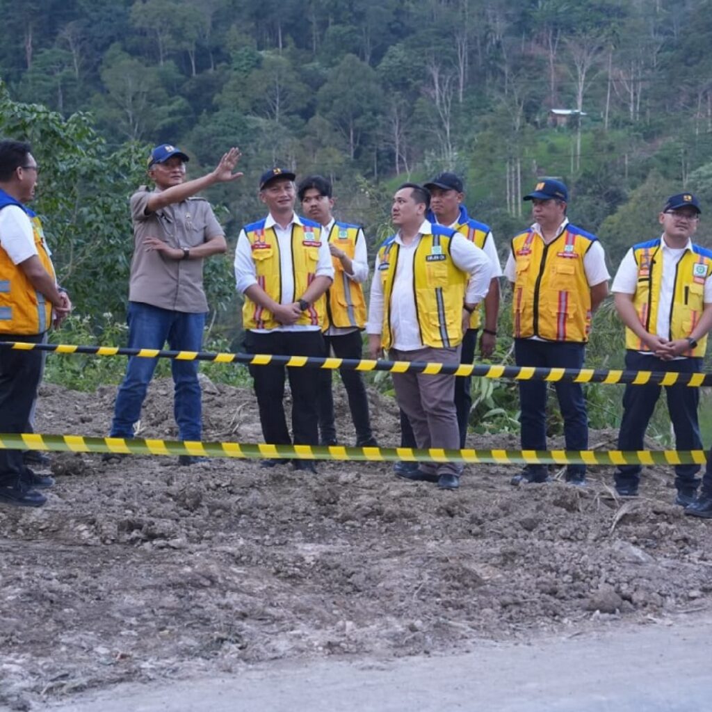 Tinjau Jalur Aceh–Sumut, Menteri PU Siapkan Solusi Permanen Tanjakan Kedabuhan di Subulussalam