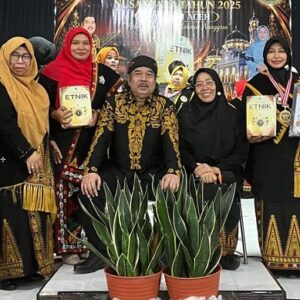 Ratusan Penulis Aceh Luncurkan Buku Antologi Etnik Nusantara Berisi 483 Puisi tentang Adat dan Budaya