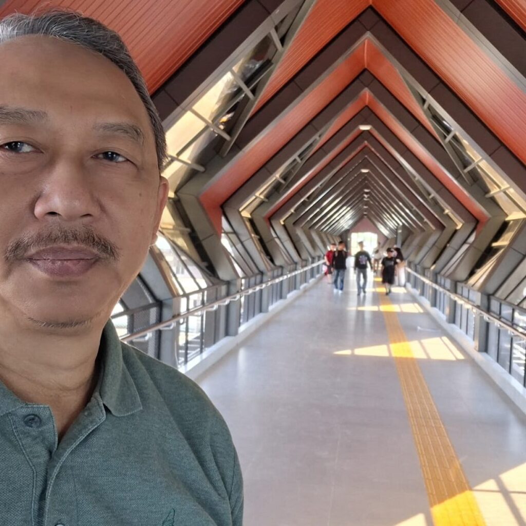 Tiba di Kelas dengan Senyuman: Mengapa Guru Butuh Transportasi Layak?