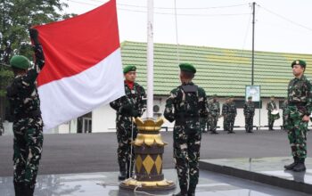 Upacara Bendera di Makorem 044 Gapo