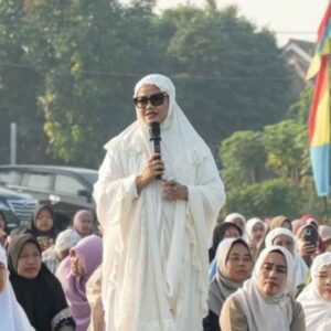 Bupati Ela Rayakan Idulfitri Sederhana, Pilih Berbagi ke Warga Jabung