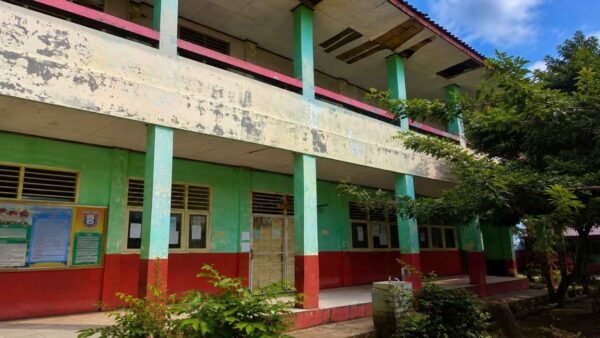 Kondisi gedung SDN 2 Rawa Laut Bandar Lampung yang mengalami kerusakan menjadi perhatian terkait penggunaan dana BOS.