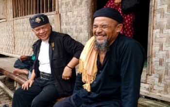 Kondisi permukiman Kampung Adat Dukuh di Garut yang membutuhkan perbaikan rumah, madrasah, dan akses jalan.