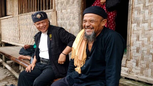 Kondisi permukiman Kampung Adat Dukuh di Garut yang membutuhkan perbaikan rumah, madrasah, dan akses jalan.