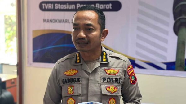 Kapolri melakukan rotasi pejabat utama Polda Papua Barat, termasuk pergantian Irwasda dan dua Kapolres.