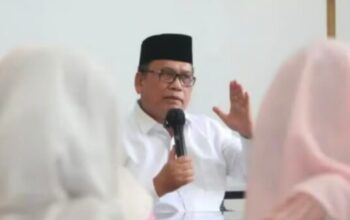 Wakil Bupati Lebak Amir Hamzah mengimbau masyarakat memprioritaskan pengelolaan keuangan menjelang tahun ajaran baru.
