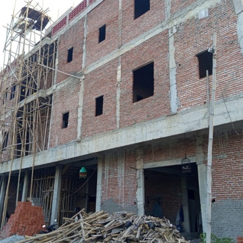 Diduga Belum Kantongi PBG, Pembangunan Gedung 4 Lantai di Belakang Kantor Kelurahan Dadap Terus Berjalan, Pengawasan Pemkab Tangerang Dipertanyakan