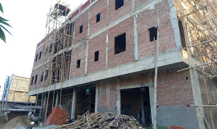 Diduga Belum Kantongi PBG, Pembangunan Gedung 4 Lantai di Belakang Kantor Kelurahan Dadap Terus Berjalan
