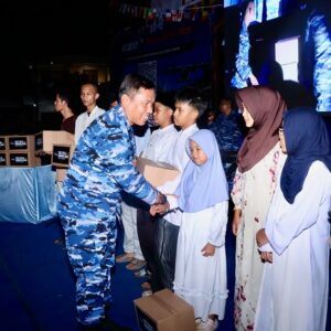 Hari Bakti ke-79 TNI AU, Lanud Halim Perdanakusuma Salurkan Ratusan Paket Sembako