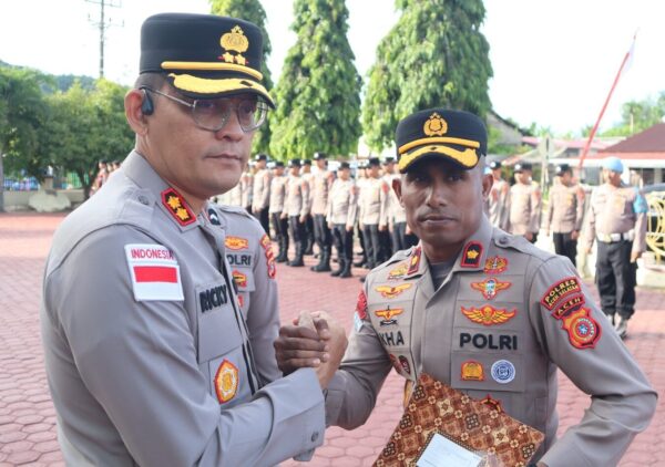 Kapolres Aceh Selatan Beri Penghargaan kepada Puluhan Personel Berprestasi, Sukses Ungkap Kasus Curas, Narkoba, dan Tangkap Buronan