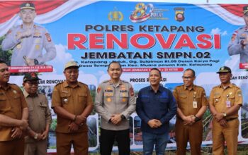 Kapolres Ketapang Resmikan Jembatan SMPN 2 Muara Pawan
