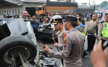 Kapolrestabes Medan Pimpin Langsung Evakuasi Korban Kecelakaan Beruntun di Sibolangit