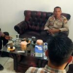Kapolsek Cibadak Sambangi Kantor Desa Cimenteng Jaya, Perkuat Sinergi Jaga Kamtibmas di Lebak