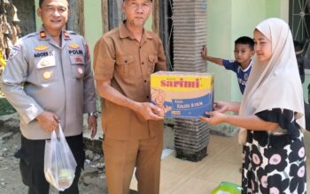 Kapolsek Cileles Takziah ke Rumah Duka Warga di Lebak, Serahkan Bantuan Sembako sebagai Bentuk Kepedulian