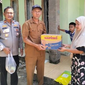 Kapolsek Cileles Takziah ke Rumah Duka Warga di Lebak, Serahkan Bantuan Sembako sebagai Bentuk Kepedulian