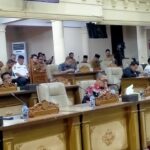 Ketua DPRD Sarolangun Pimpin Paripurna Pandangan Umum Fraksi atas Raperda Pertanggungjawaban APBD 2025