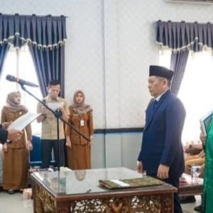 Lantik Dewan Pengawas Perumda Tirta Sako Batuah, Bupati Sarolangun Minta Perkuat Tata Kelola Perusahaan