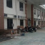 Material Proyek Diduga Berserakan di Jalan, Ketua LIN Kaltara Terjatuh di Depan PN Tanjung Redeb