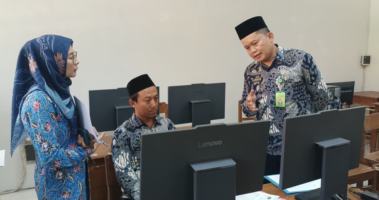Ombudsman Jateng Ingatkan Sekolah Dilarang Jual atau Mengarahkan Pembelian Seragam
