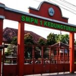 Orang Tua Siswa Keluhkan Biaya Seragam di SMPN 1 Kedungtuban, Kepala Sekolah: Tidak Ada Kewajiban Membeli Paket