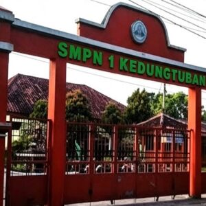 Orang Tua Siswa Keluhkan Biaya Seragam di SMPN 1 Kedungtuban