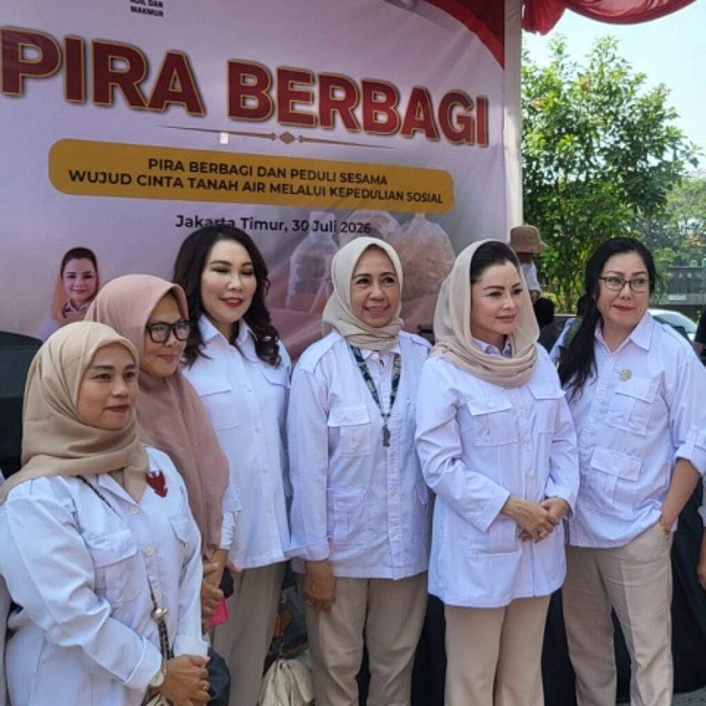 PIRA Gerindra Salurkan 1.450 Paket Sembako di Jakarta Timur, Novita Wijayanti Sebut Jalankan Arahan Prabowo