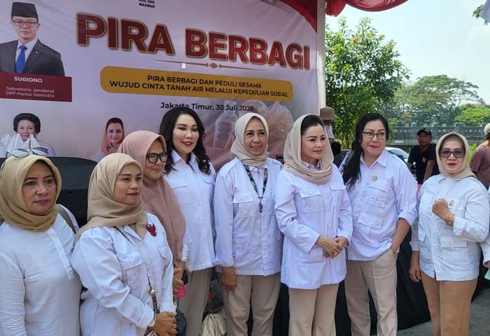 PIRA Gerindra Salurkan 1.450 Paket Sembako di Jakarta Timur, Novita Wijayanti Sebut Jalankan Arahan Prabowo