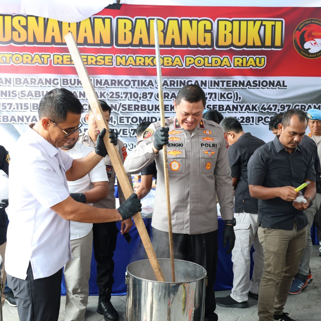 Polda Riau Musnahkan Narkoba Senilai Rp69,7 Miliar, 24 Tersangka Jaringan Internasional Ditangkap
