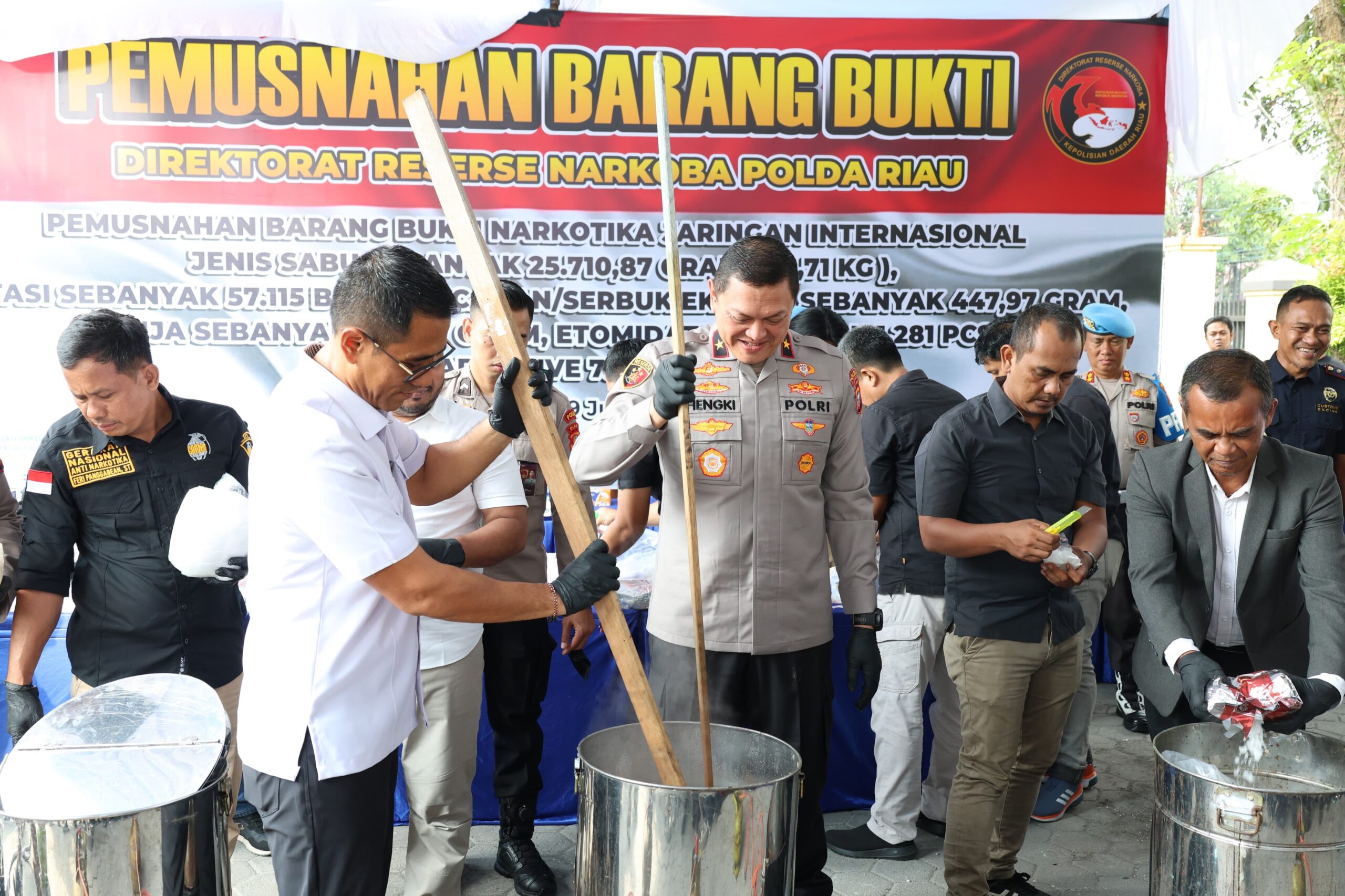 Polda Riau Musnahkan Narkoba Senilai Rp69,7 Miliar, 24 Tersangka Jaringan Internasional Ditangkap