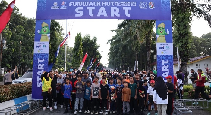 Polresta Deli Serdang Meriahkan Fun Walk HUT ke-80 Deli Serdang