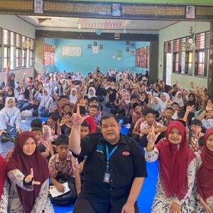 RELIMA Perpusnas RI Edukasi 198 Siswa Baru SMPN 1 Sungai Rumbai, Bangun Budaya Literasi Kritis Sejak MPLS