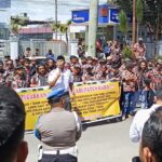 Ratusan Anggota LMP Datangi Polres Tanah Karo, Pertanyakan Perkembangan Kasus Penyerangan Kantor di Kabanjahe
