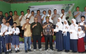Sambut Tahun Ajaran Baru 2026/2027, PalmCo Salurkan Bantuan Pendidikan Rp1,3 Miliar untuk Sekolah di Sumatera dan Kalimantan