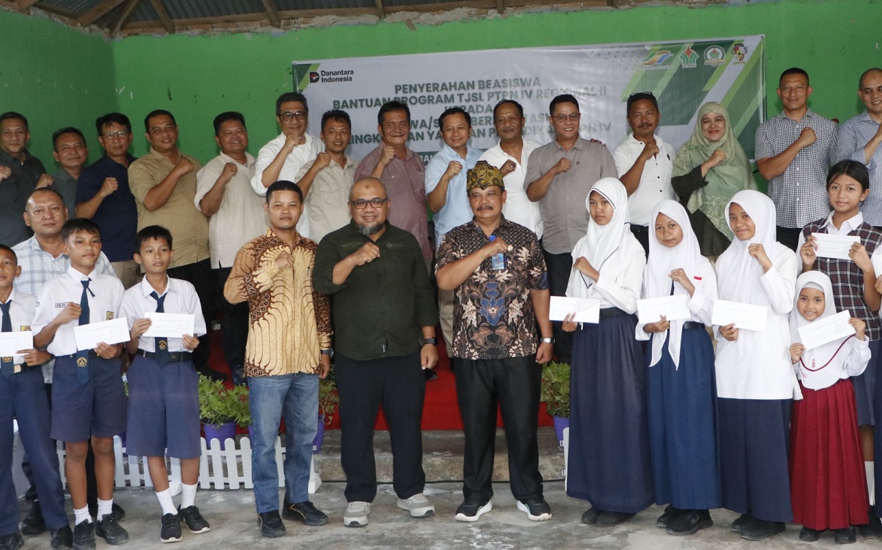 Sambut Tahun Ajaran Baru 2026/2027, PalmCo Salurkan Bantuan Pendidikan Rp1,3 Miliar untuk Sekolah di Sumatera dan Kalimantan