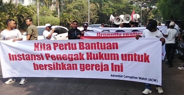 Sejumlah Pendeta dan Jemaat GMAHK Gelar Aksi di Tangerang, Desak Transparansi dan Penegakan Etika Organisasi