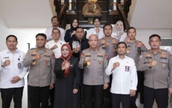 Anggota DPD RI Ade Yuliasih saat melakukan kunjungan kerja ke Polda Banten dan bertemu Kapolda Banten Irjen Pol Hengki.